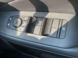 パワーウインドウスイッチです。運転席はオート機能付きです。
