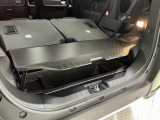 【デッキボード】脚を立てれば2段積みモードに。取り外してテーブルとしても使用可能。キャンプ時などに便利です♪