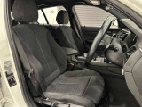 スポーツシートはサポートも良く長時間運転しても疲れません。