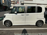 両側電動スライドドアです!ワンタッチでスライドドアが開閉しますのでドアの開け閉めも楽々です!