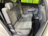 コンパクトカーですが、セカンドシートは十分な広さがあり快適にお乗りいただけます♪シートを倒して大きな荷物を積んだりと、用途の幅が広い1台です。