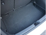 Audi正規ディーラーが高品質をお約束。高度な訓練・教育を受けたAudi専任メカニックが、100項目にもおよぶ精密な点検を実施。すべてクリアしたAudi車だけ、あなたのお手元に届けられるのです