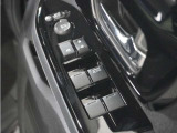 ◆パワーウィンドウスイッチ◆運転席から全席の窓の開閉操作を行うことが出来いつでも換気ができます!