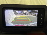 見えづらい車体後方部を映像で映し出してしっかりサポート!難しいバック駐車も安心です♪