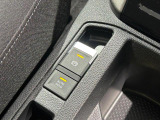 認定中古車:商品だけでなく、サービス、コストなど、中古車の購入に関するさまざまなリスクを最小限にし、きめ細かな保証サービスで、オーナーライフをしっかりとサポートします。