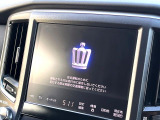 【メーカー純正ナビ】インテリアに溶け込むスタイリッシュな「専用設計」メーカーナビを装備♪視認性や操作性など基本性能にも優れ、より上質なカーライフをお楽しみいただけます。