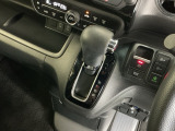 発進時から滑らかに加速する無段階変速のCVTはストップ&ゴーの多い街の中も快適です