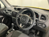 運転席周りです。