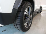 リヤタイヤの溝も十分に残っております。タイヤサイズは205/55R17となっております。