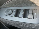パワーウインドウスイッチです。運転席はオート機能付きです。