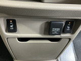 運転席/助手席シートヒーターで寒い日もすぐに温かくなり快適に過ごせます。2段階の温度調整が可能です