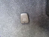 荷室には、便利な12V電源ソケットを備えています。
