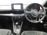 ぜひ展示車の運転席に座ってみてください。