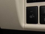 運転席にはシートヒーターも付いています!