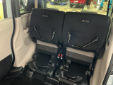 リアシート座面を持ち上げると、背の高い荷物を積むのに便利なトールモードに変身します!多彩なシートアレンジで使い勝手良好!