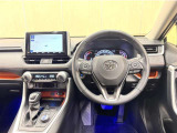 RAV4ならではの見晴らしのよい前方視界で、快適なドライブをお楽しみいただけます。