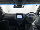 落ち着いたカラーの内装で、ゆったりと運転したい方に。