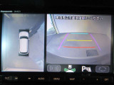 車両を上から見たような映像をディスプレイオーディオ画面に表示するパノラミックビューモニター