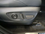 パワーシート搭載。微妙な調整が手軽にでき、ピッタリなポジションで運転することが可能です。