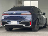 この度は弊社認定中古車をご覧いただき誠にありがとうございます。弊社はBMW 正規ディーラーですので遠方のお客様も安心してご購入下さい。ご不明な点がございましたらお気軽にお申し付けください。