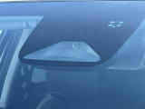 【ホンダセンシング】走行中に前方の車両等を認識し、衝突しそうな時は警報とブレーキで衝突回避と被害軽減をアシスト。より安全にドライブをお楽しみいただけます。