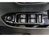運転席はオート機能付のパワーウィンドウです!