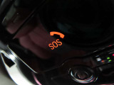 SOSコール/エアバックが展開するような深刻な事故において、自動でSOSコールを発信します。車内で急病人が出るような緊急時は、手動で発信可能です。