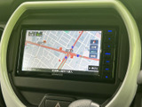 道路や周辺施設が表示される地図画面を備え、目的地までの道順を確認する際に便利です。縮尺表示もあり、周辺の状況を見ながら行き先を探せます。