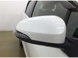 ドアミラーにウインカーを装備しており、スタイル、機能性の高いお車です!
