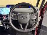 ステアリングスイッチ搭載!手を離さずに手元のスイッチでさまざまな操作が可能。運転中、視線をそらさなくても操作ができて安全です!