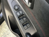 パワーウインド・電動格納付きドアミラースイッチは、ドアに集中☆