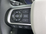 ステアリングスイッチ装備!運転しながら手元でオーディオの操作などができます。