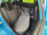 コンパクトカーですが、セカンドシートは十分な広さがあり快適にお乗りいただけます♪シートを倒して大きな荷物を積んだりと、用途の幅が広い1台です。