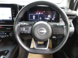 運転が楽しくなる明るく開放的な運転席まわりです。