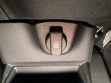 12V電源搭載で、ドライブ中の車載アクセサリーの使用に役立ちますよ。