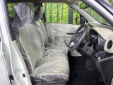 運転席シート廻りは使用感も少なく、良好な状態となっています。丁寧に使われていたことがよくわかりますね。