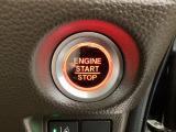エンジンスタートスイッチ☆キーが車内にあれば、エンジンの始動・停止はブレーキを踏んでスイッチを押すだけ!キーを取り出す手間を省き、ワンプッシュでエンジンを操作するので簡単でスムーズです。