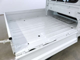 荷台長は1480mm、荷台床面の地上高は650mmです。ゆったりとしたキャビンを備えるスーパーキャリィですが、十分な荷台の長さと低い荷台の高さを兼ね備えています。