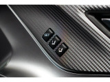 運転席のシートポジションメモリー機能は、登録済みの運転者と交代しても、シートポジションの変更の手間がかかりません。