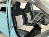 【運転席・助手席】内装ルームクリーニング済みです。しっかり綺麗にしていますので、是非、お確かめください。車に自信があるからこそ、是非一度ご来店頂き内外装も見てもらえると幸いです。