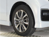 ◆純正アルミホイール装着車◆これで足元まわりも、おしゃれにきまります!