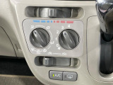 寒い冬も暑い夏も全席に快適な空調を届けてくれる、ダイヤル式エアコンを装備♪