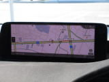 マツダコネクトの10インチワイドセンターディスプレイです。『Android Auto』『Apple CarPlay』や独自のコネクテッドサービスに対応したインターフェイスシステムです。