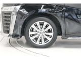 タイヤサイズ(235/50R18)です。