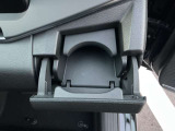 手の届きやすい位置にドリンクホルダー装備してある為とても便利です☆