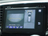 ◆マルチビューカメラシステム◆運転席から見づらい前後左右を、ナビ画面の映像で確認。見通しの悪い交差点や狭い道でのすれ違い、駐車などをサポートします。