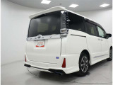 ドレスアップに効果があるモデリスタ製エアロパーツ装着車です。