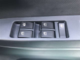 パワーウィンドは今や当たり前の機能ですが、無いと困る機能です。運転席からの操作で、全席の窓を振るオープンにしたり、フルクローズが可能です。