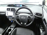 見通しのよいすっきりとした視界で、誰でも運転しやすいです。運転のしやすさは疲れにくさにも繋がりますよ♪