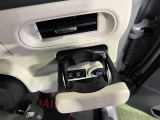 お車の情報が載ったカルテをお渡ししております。